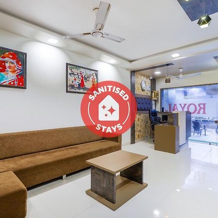 Oyo 47110 Hotel Royal Palace Naroda 외부 사진