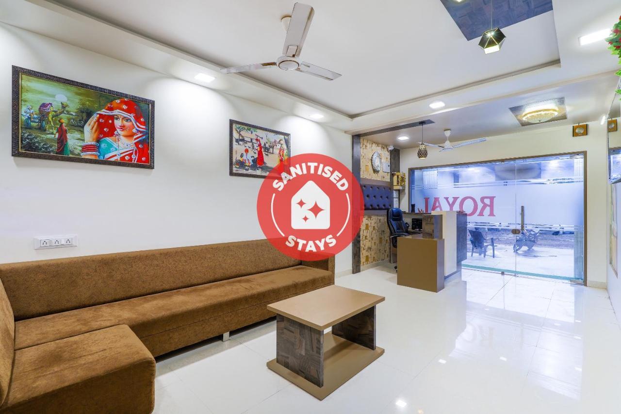 Oyo 47110 Hotel Royal Palace Naroda 외부 사진