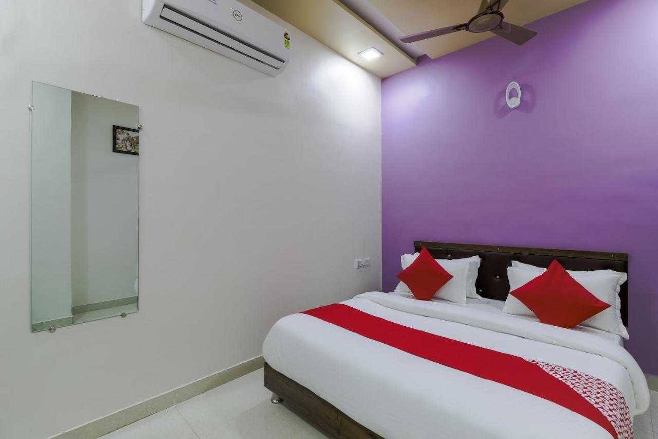 Oyo 47110 Hotel Royal Palace Naroda 외부 사진